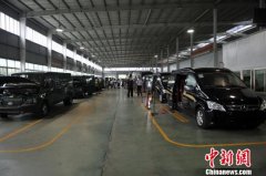 海外华媒高层聚焦个性化房车 感受百变移动空间